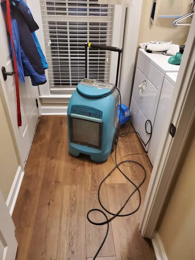Commercial dehumidifier deployed for Crawl Space Restoration in Grapevine
